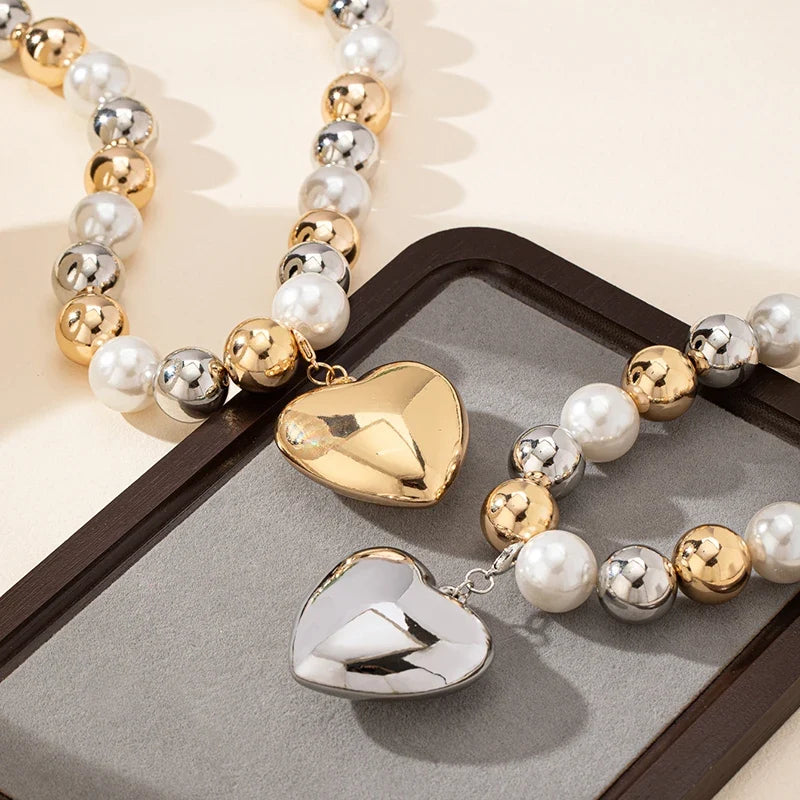 Contour Pendant Bead Necklace